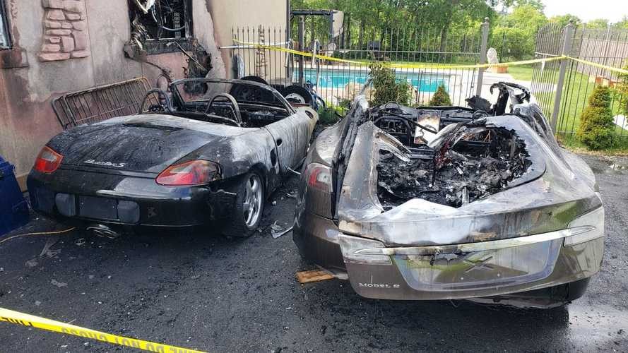 Tesla Model S та Porsche Boxster