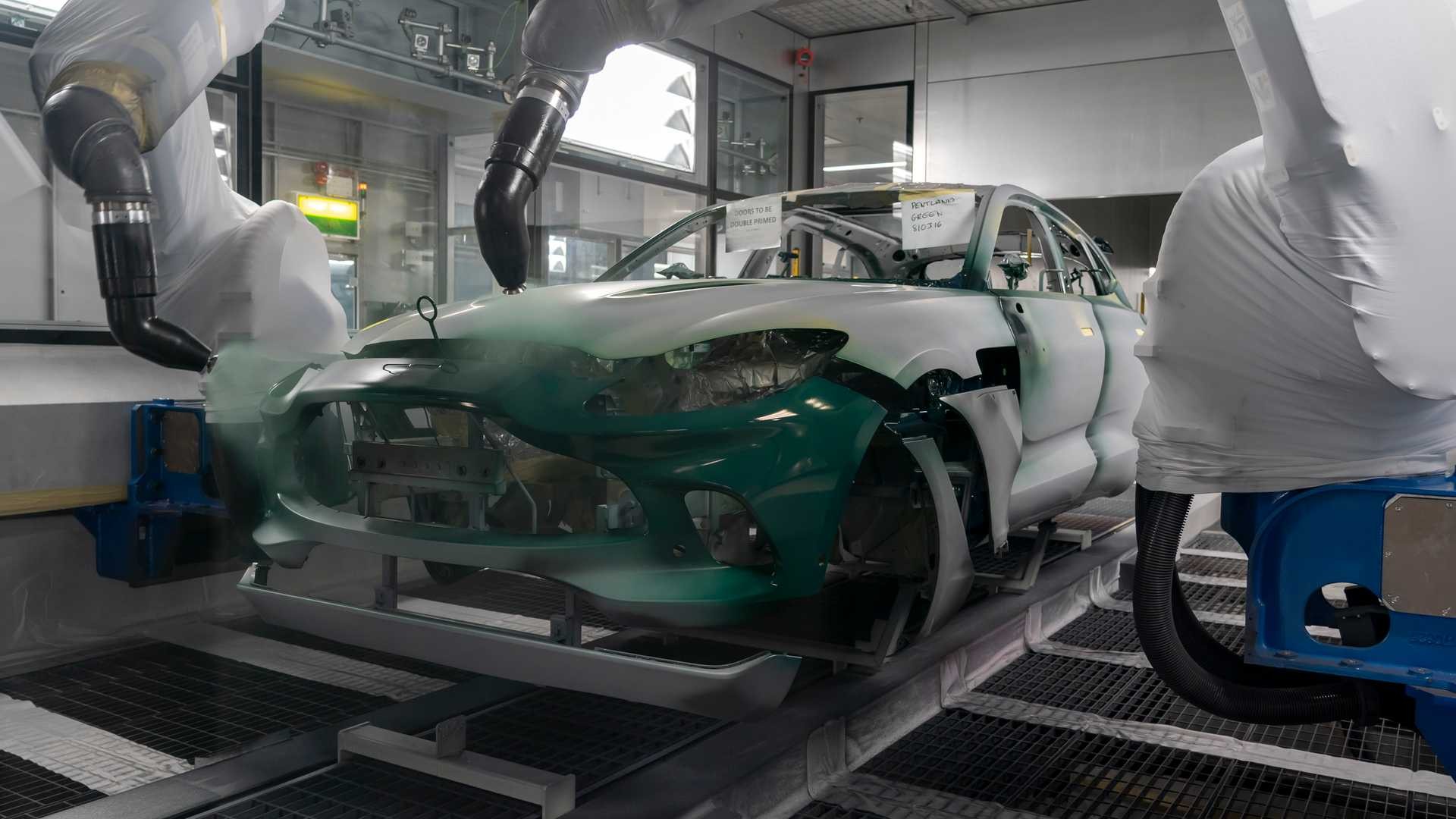 Старт виробництва Aston Martin DBX