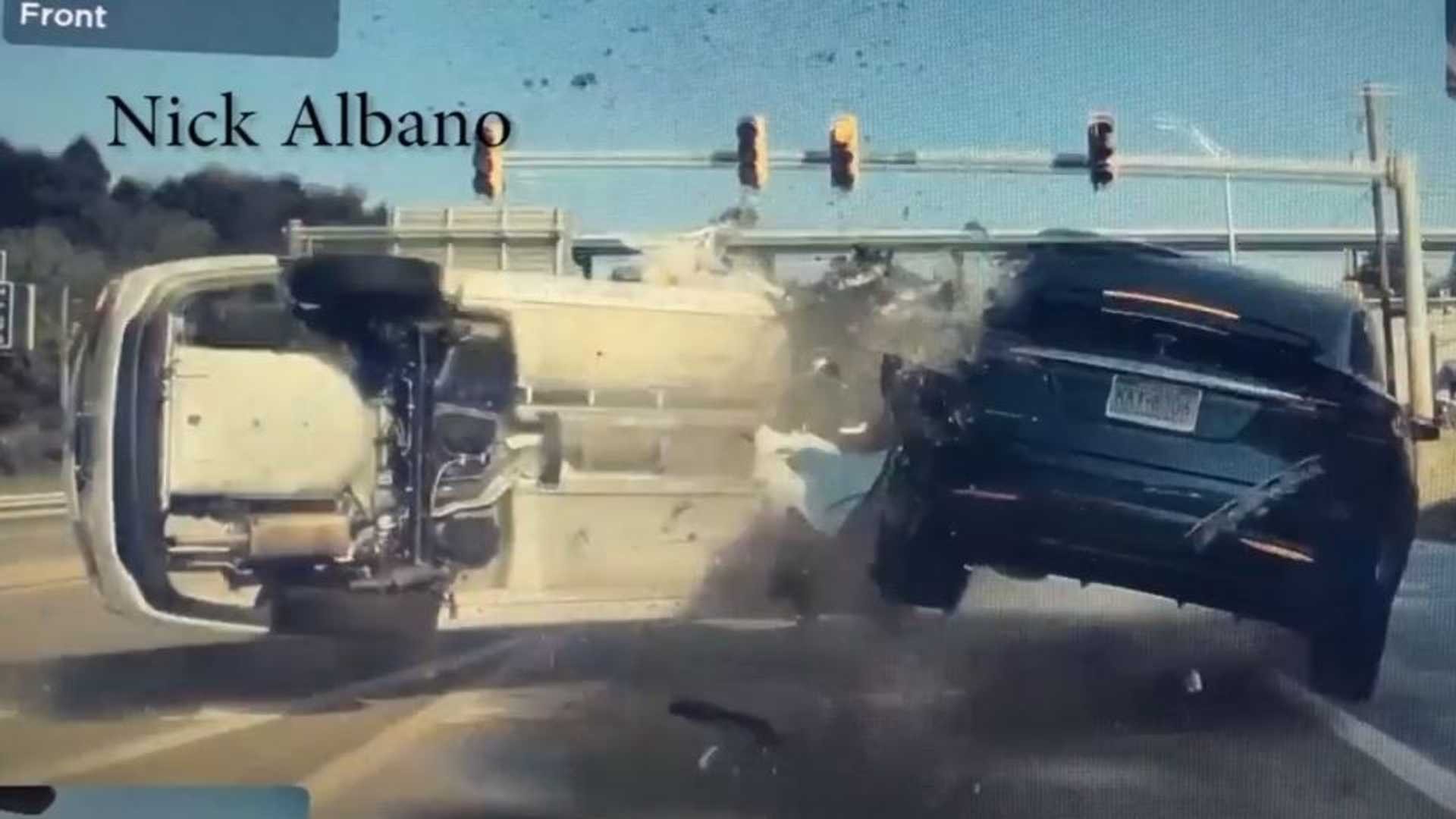 Tesla Model X аварія