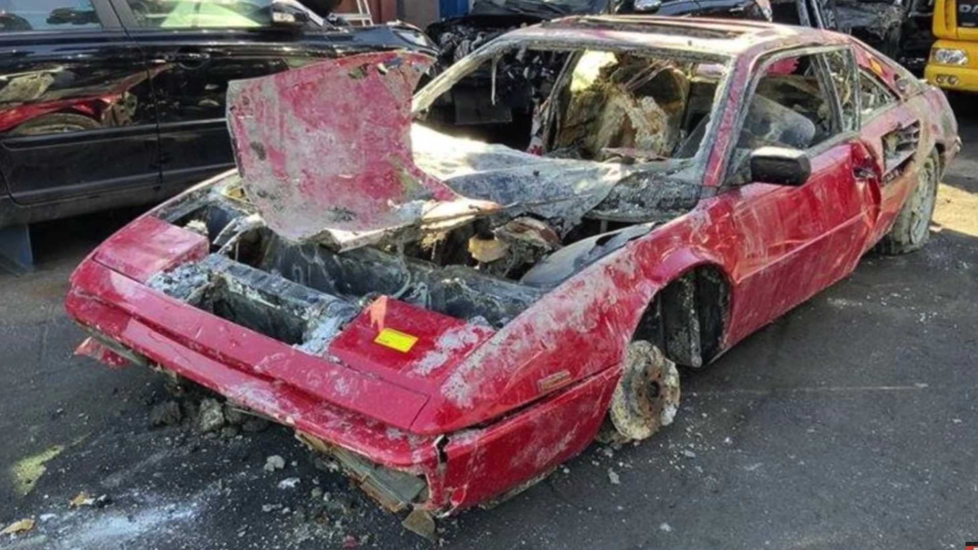 Ferrari Mondial під водою