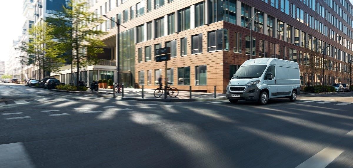 Peugeot e-Boxer