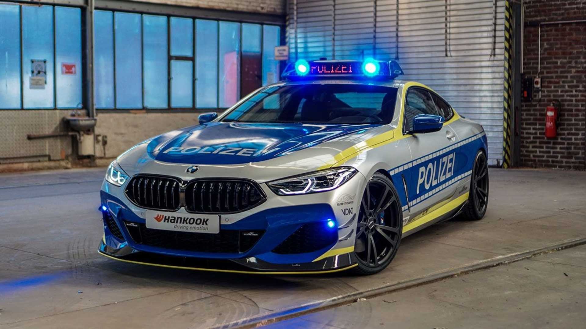Фейковий поліцейський автомобіль зробили на базі BMW M850i