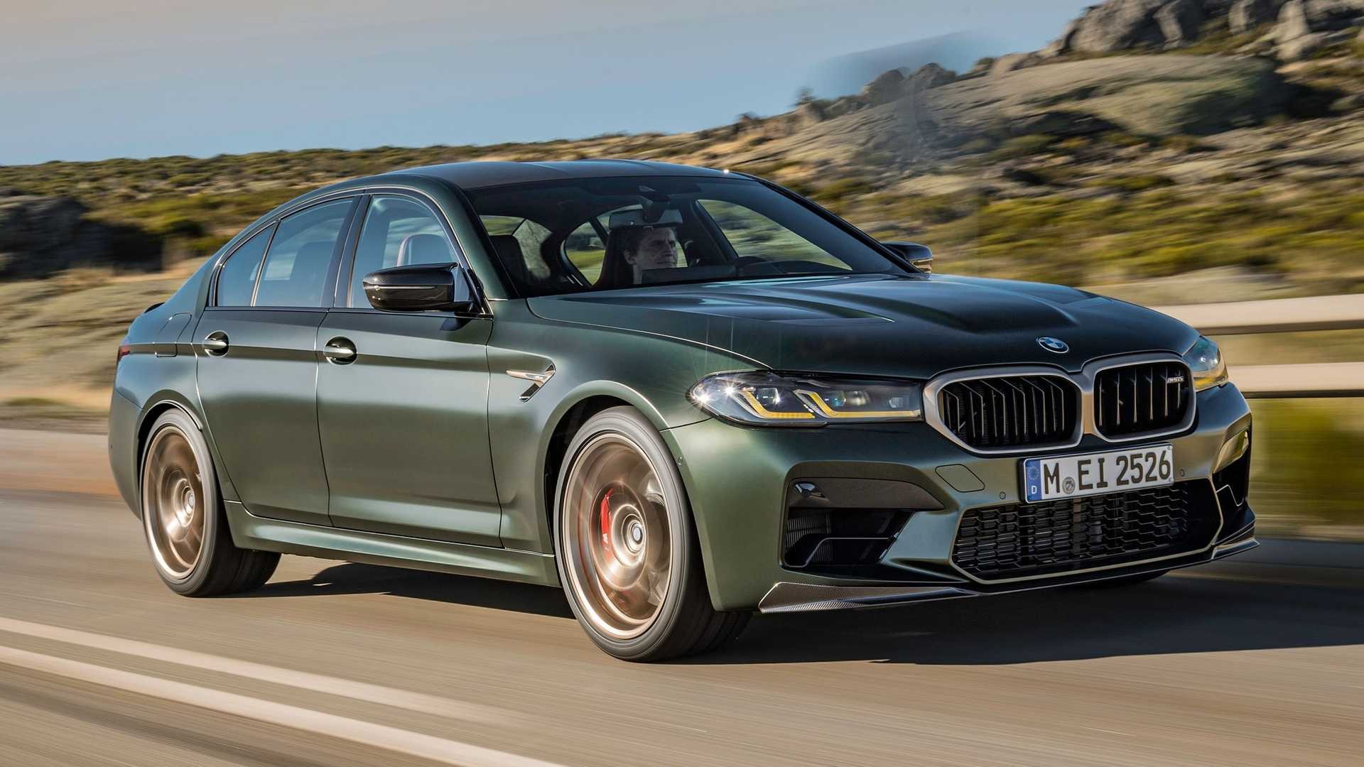 BMW M5 CS 2022 року