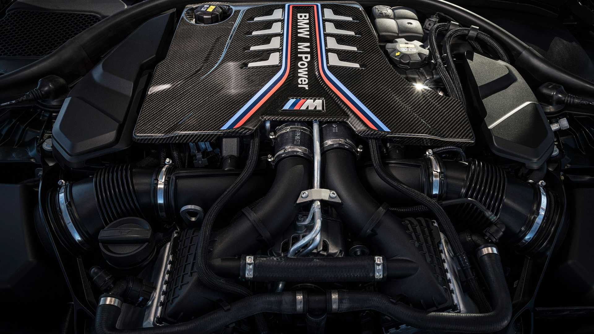 BMW M5 CS 2021 року