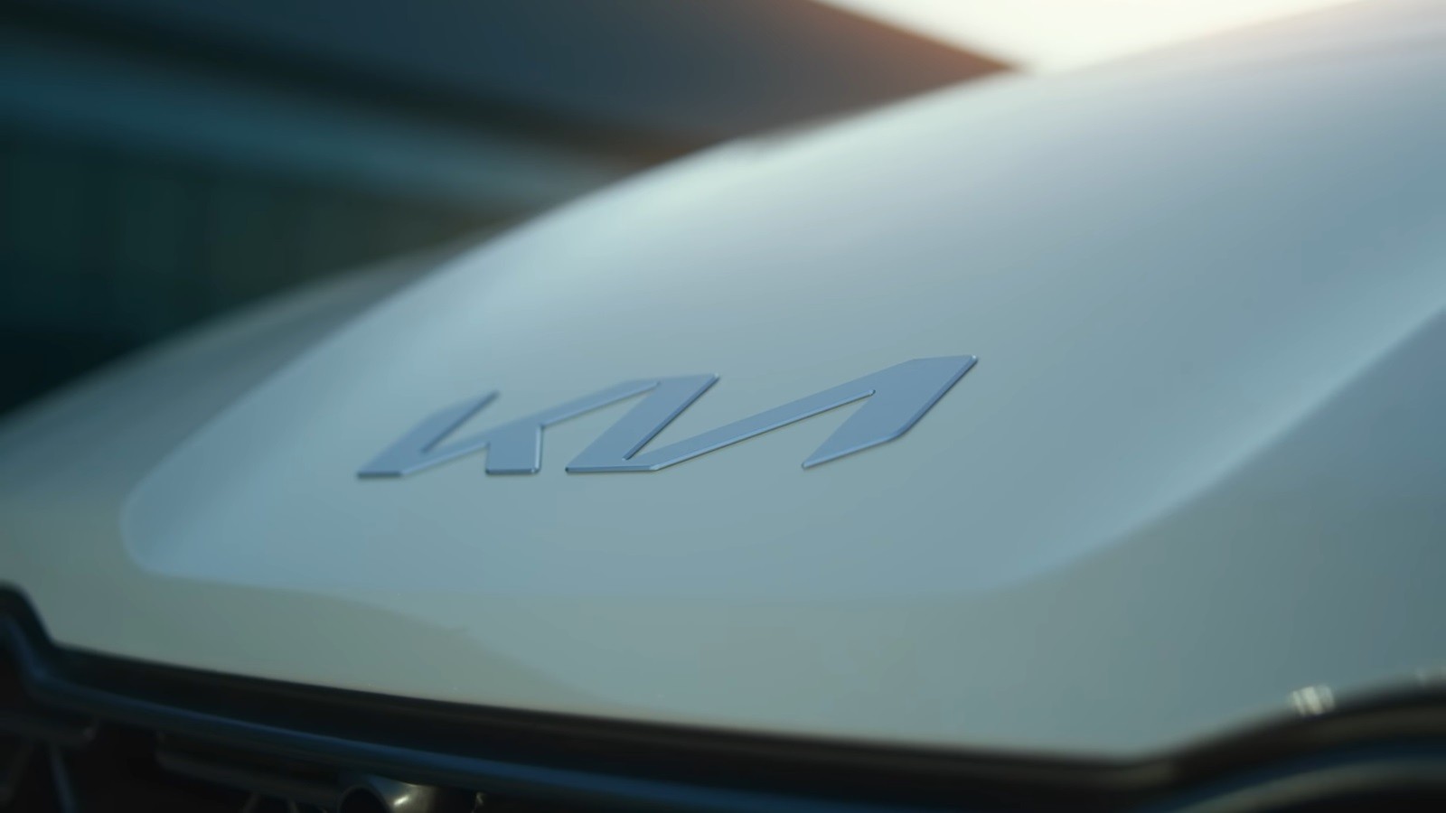 Автовиробник Kia представив новий логотип