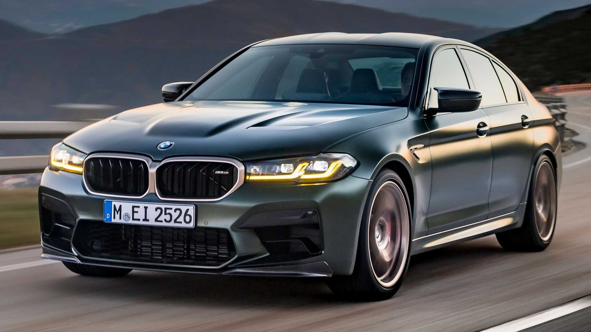 BMW M5 CS 2022 року