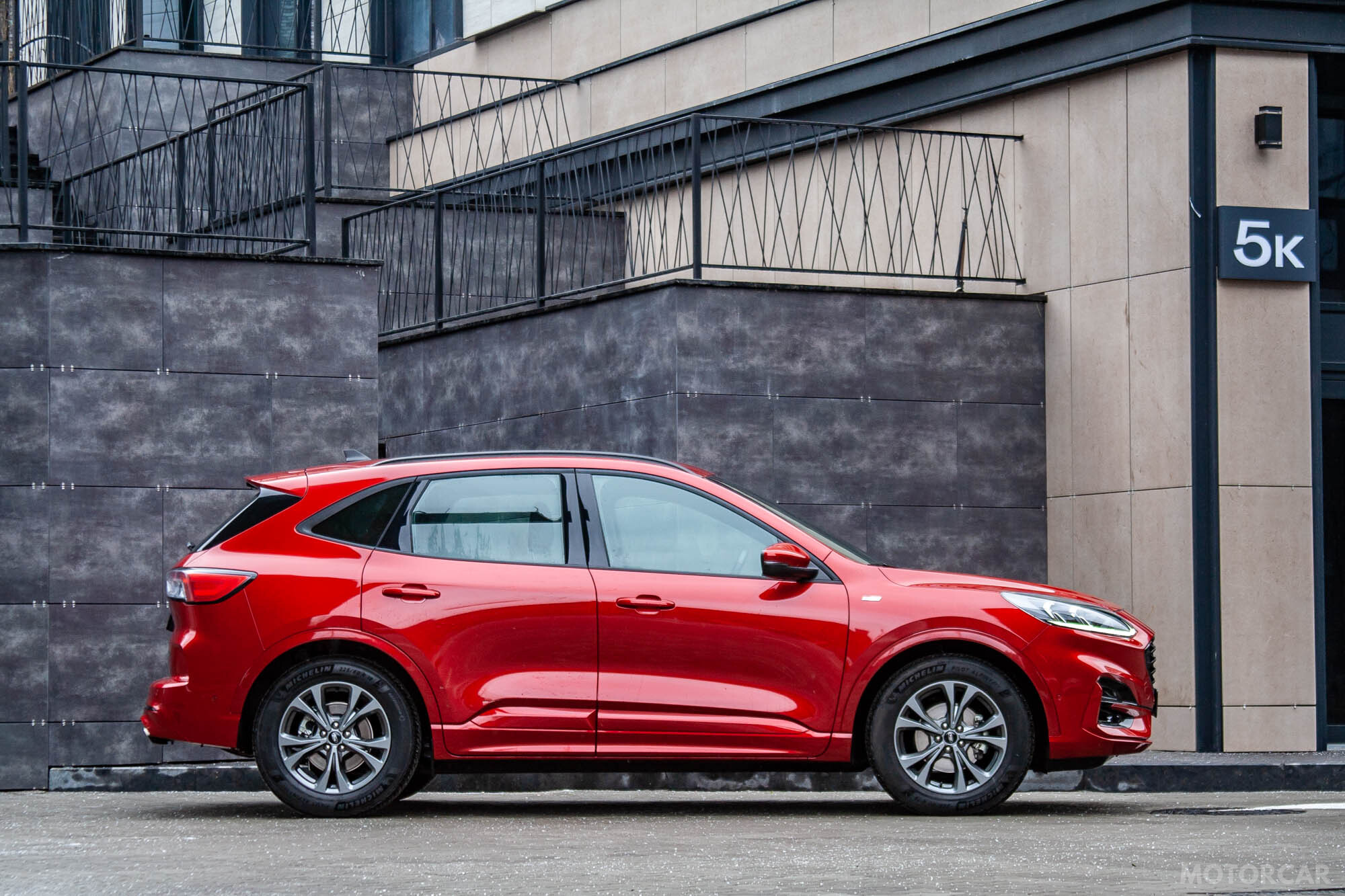 Ford Kuga 2020 року