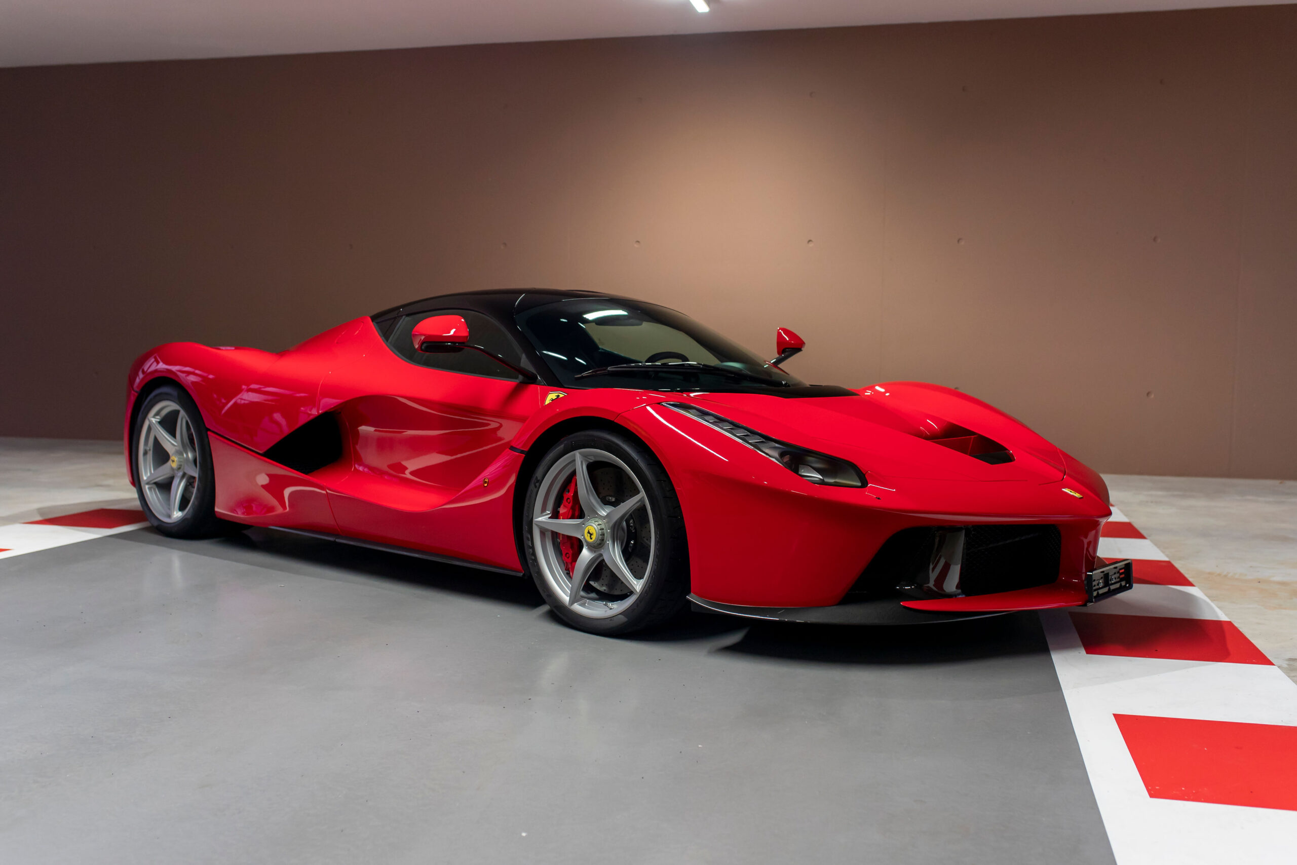 Ferrari LaFerrari 2016 року