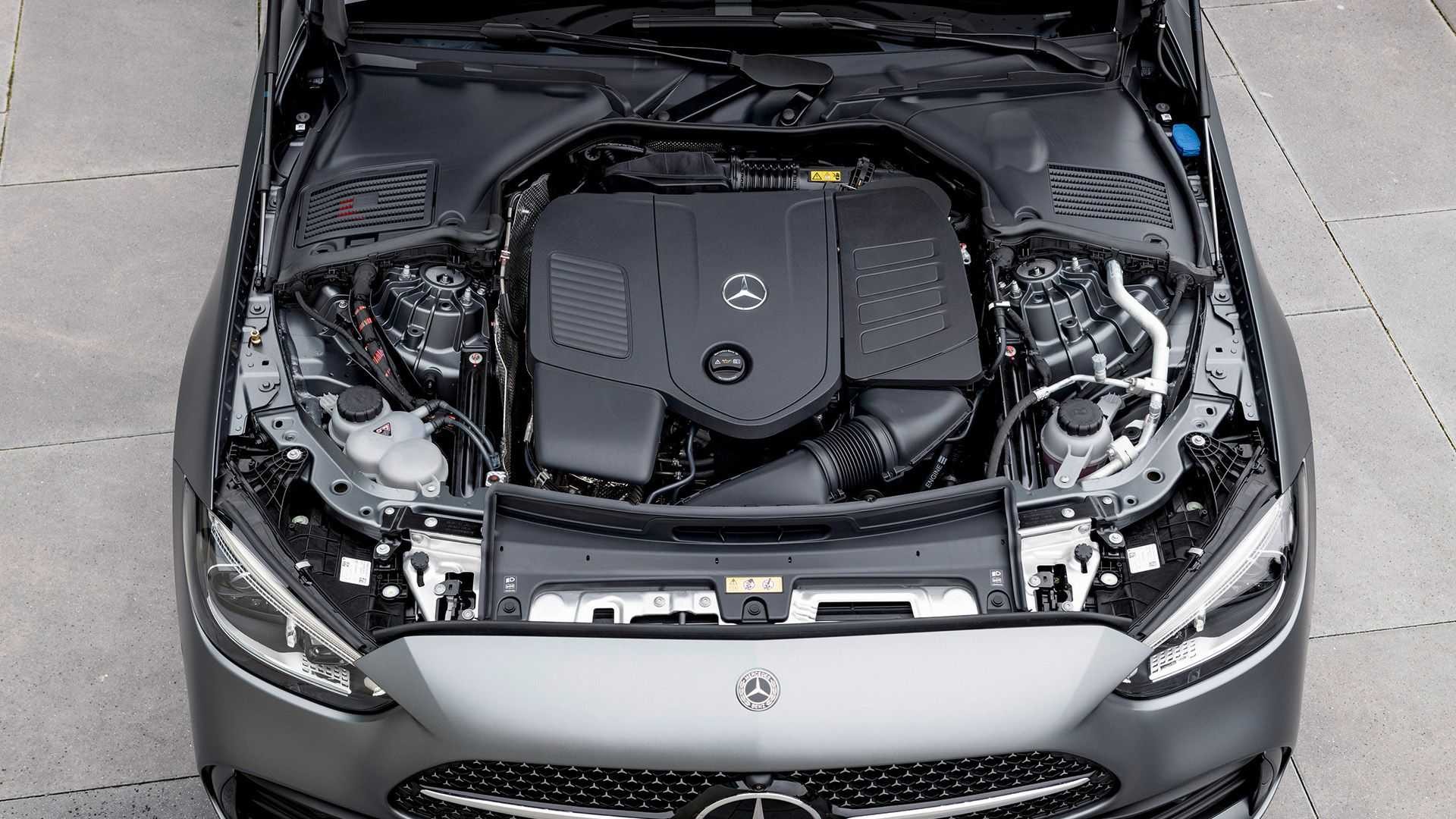 Mercedes C-клас 2021 року
