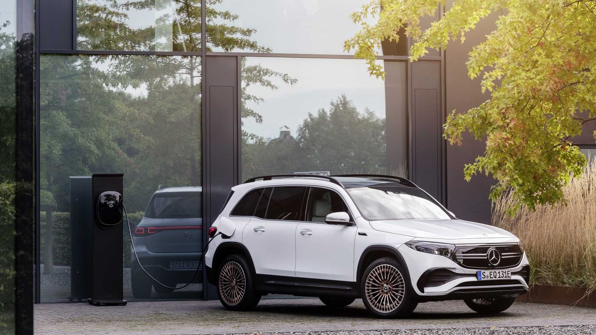 Mercedes-Benz EQB 2021 року