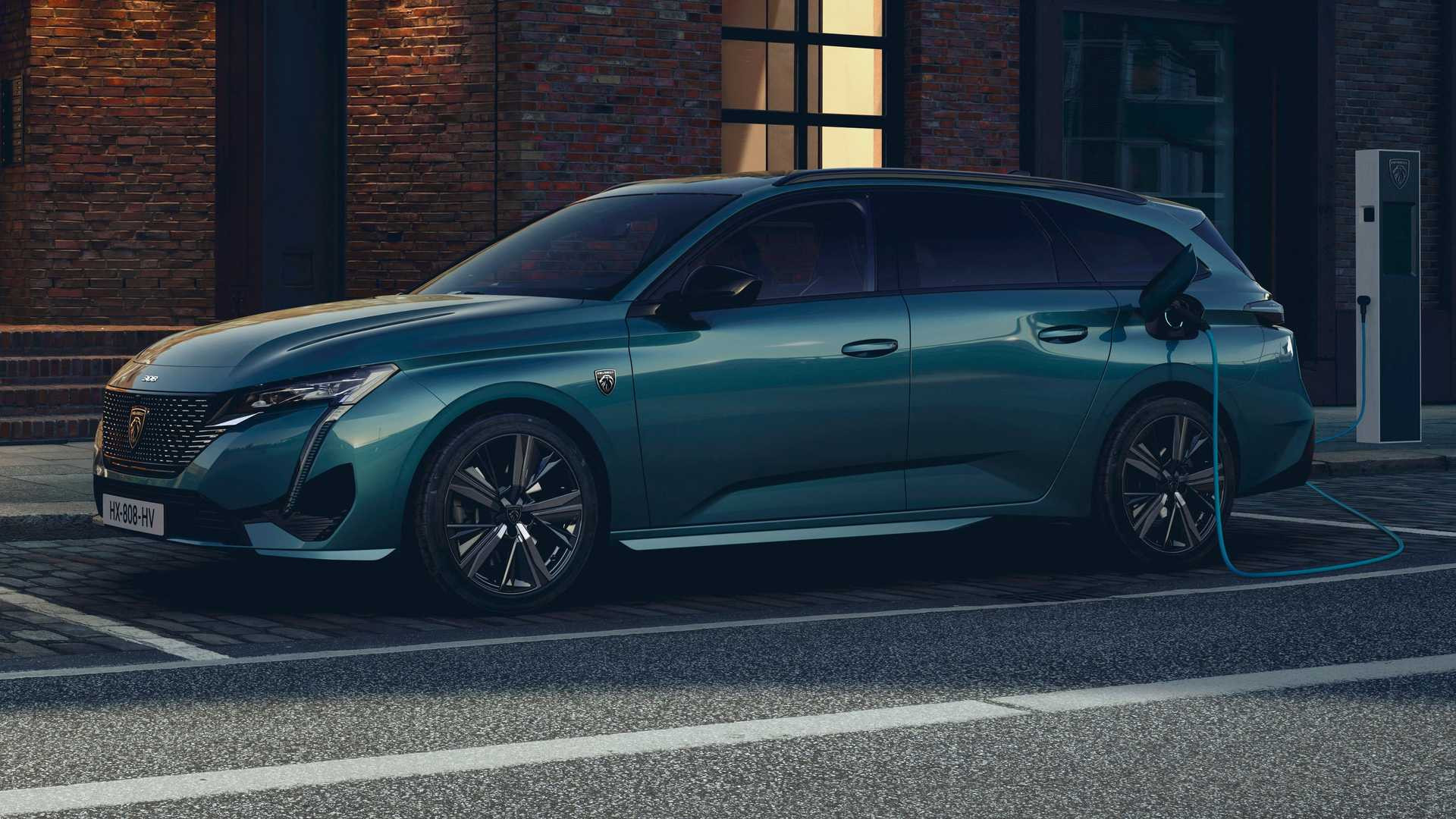 Peugeot 308 SW 2021 року