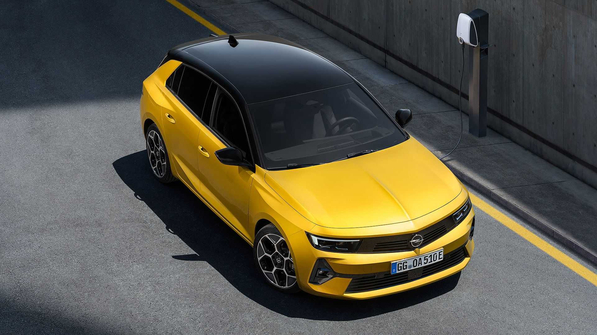 Opel Astra 2021 року