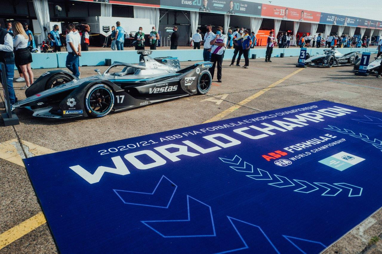 Машина Mercedes EQ Formula E
