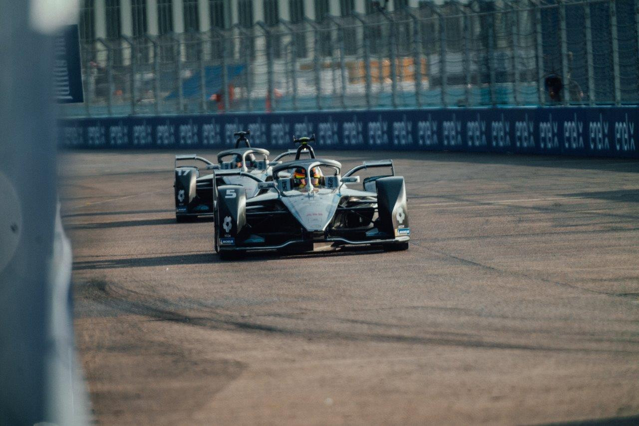 Нік де Вріс та Стоффель Вандорн Mercedes EQ