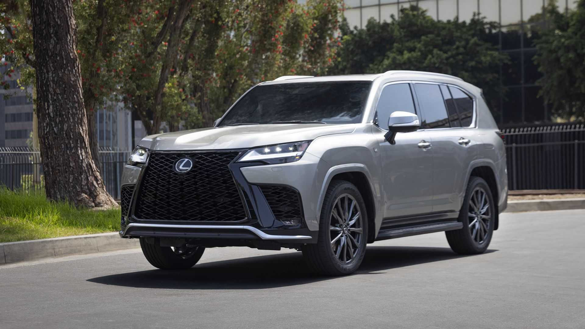Lexus LX 2022 року