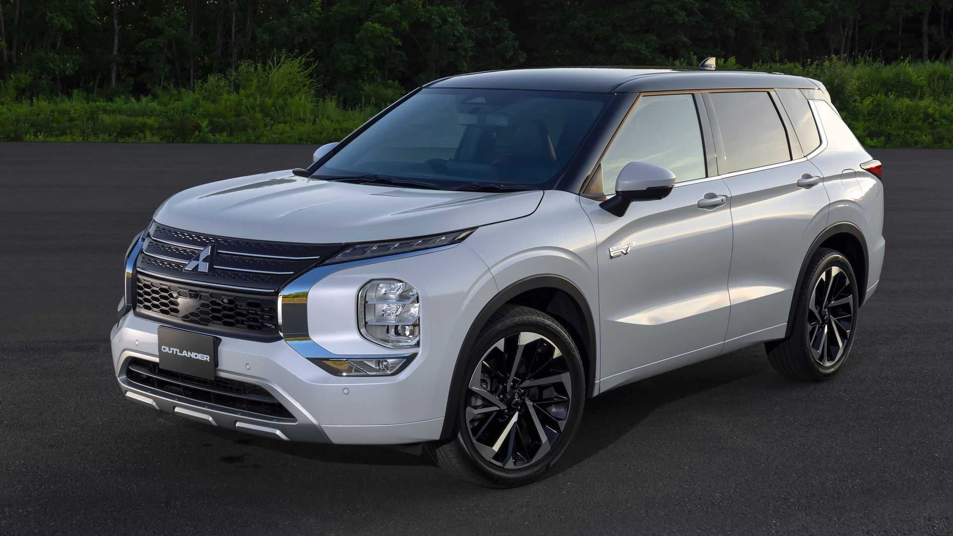 Mitsubishi Outlander PHEV 2022 року
