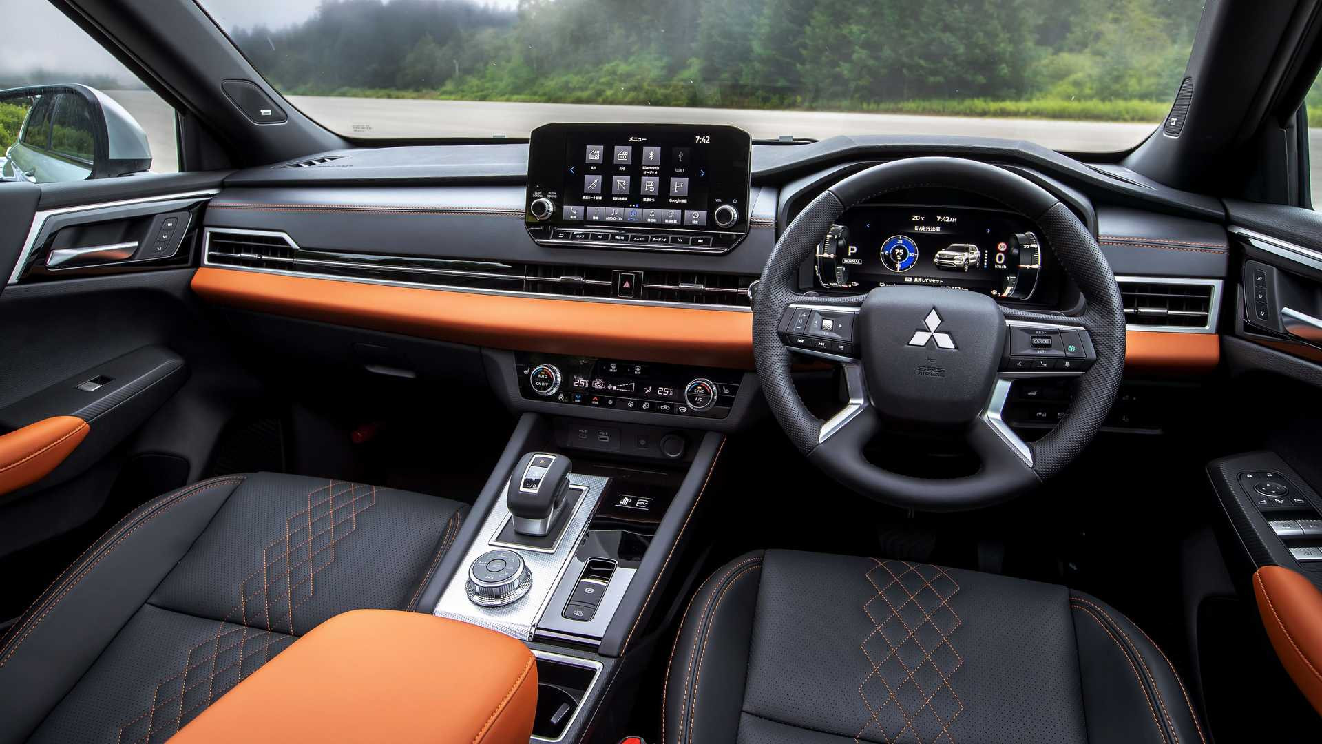 Mitsubishi Outlander PHEV 2022 року