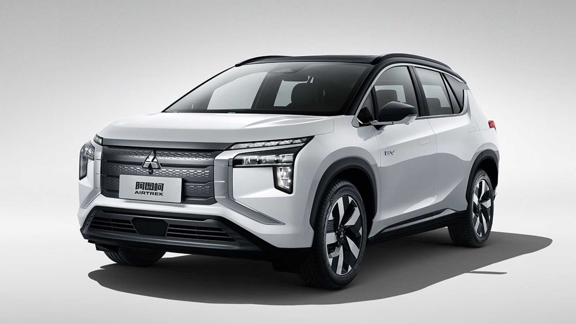 Mitsubishi Airtrek 2022 року