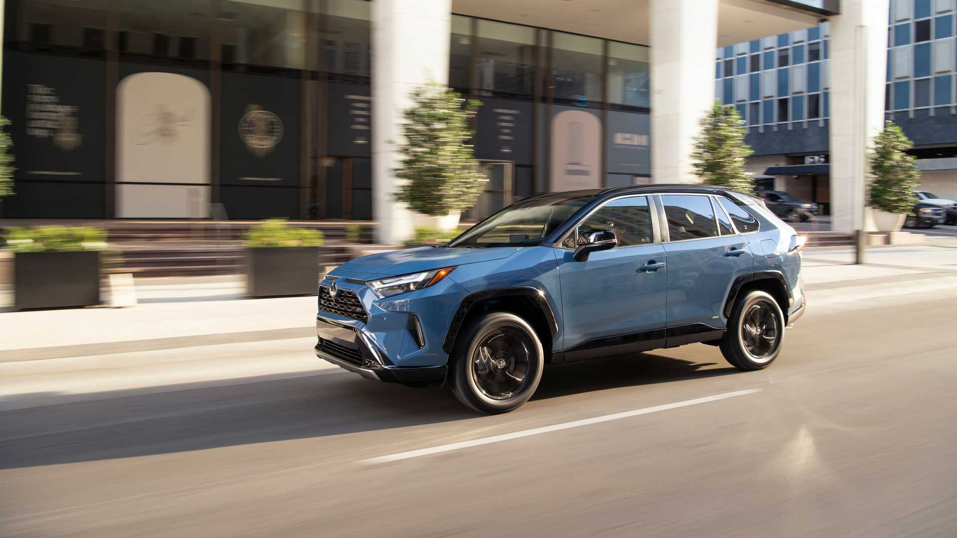 Toyota RAV4 2022 року