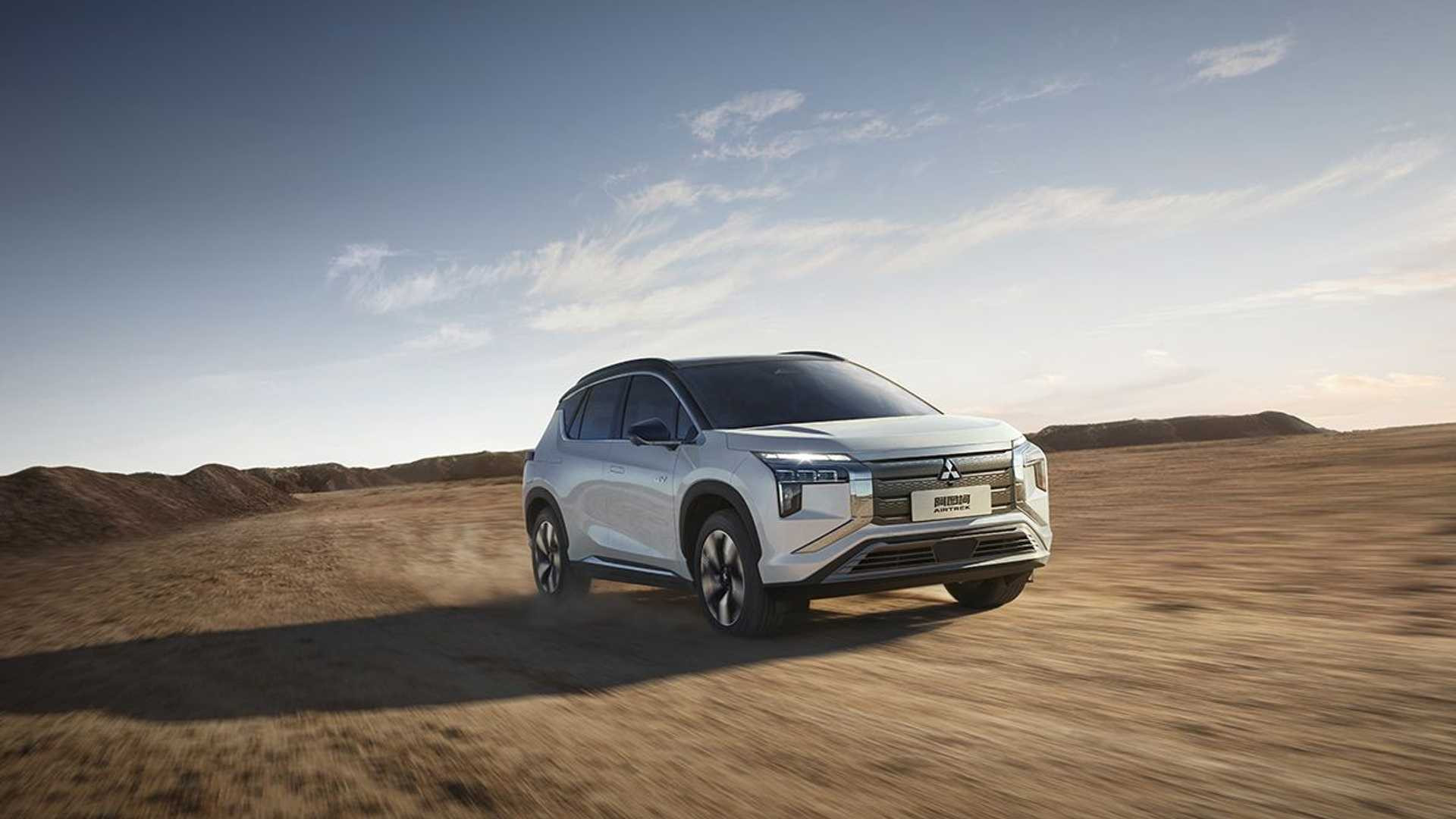 Mitsubishi Airtrek 2022 року
