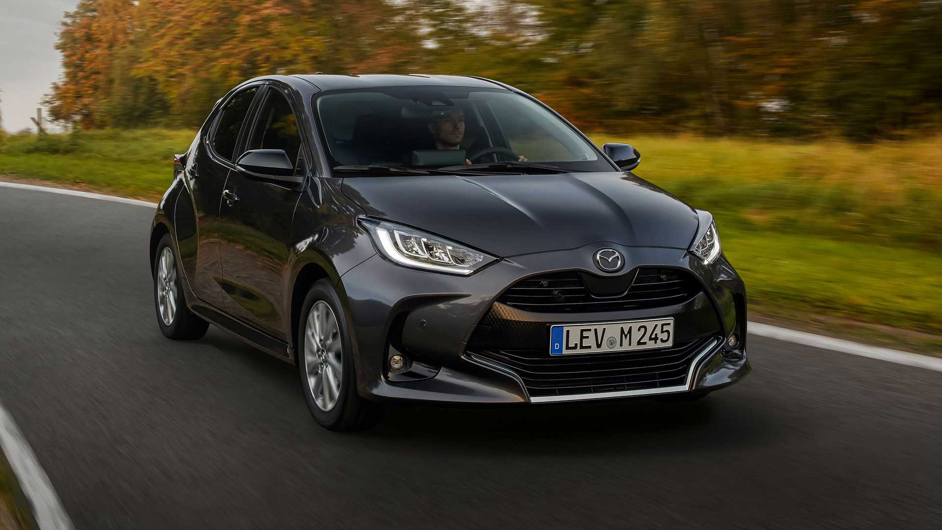 Mazda2 2022 року
