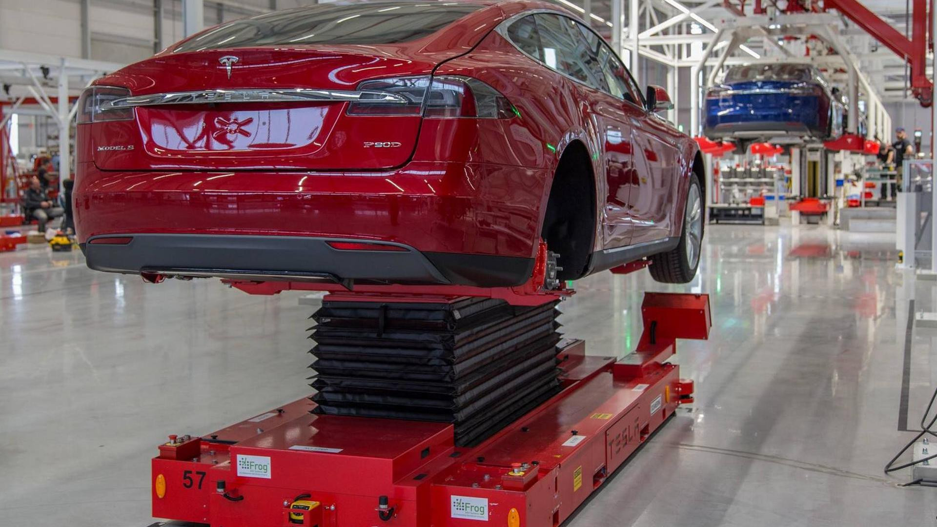 Виробництво Tesla у Тілбурзі 2015 рік