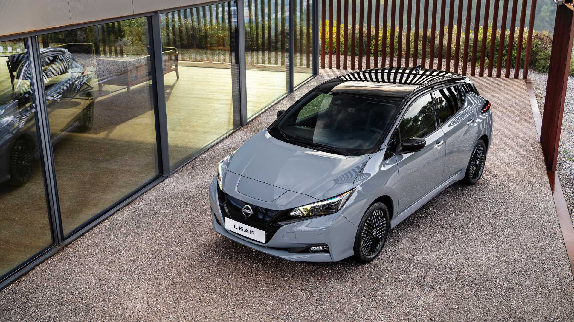 Nissan Leaf 2022 року