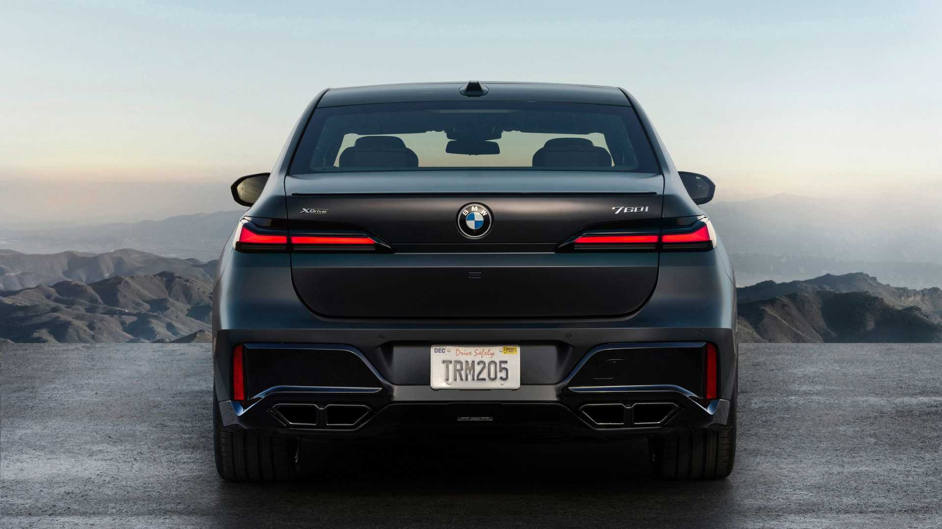 BMW 7 серія 2022 року