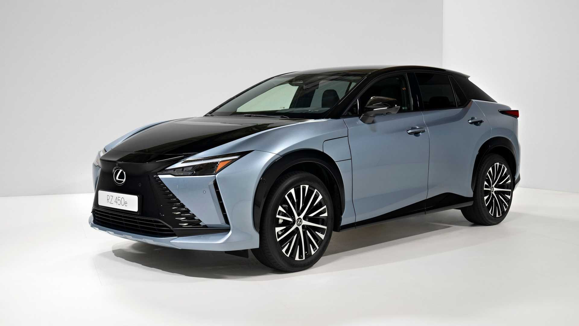 Lexus RZ 450e 2023 року