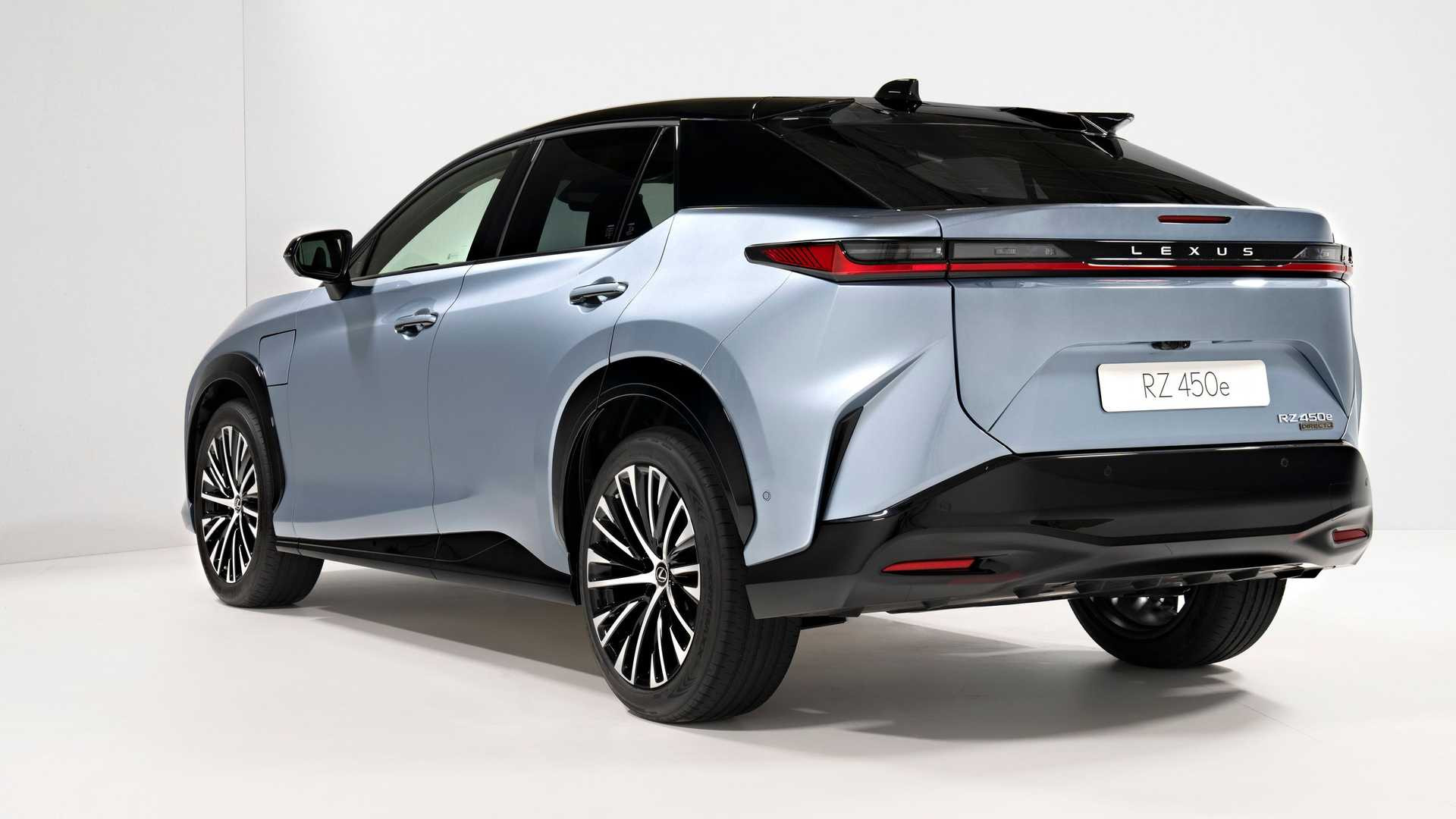 Lexus RZ 450e 2023 року