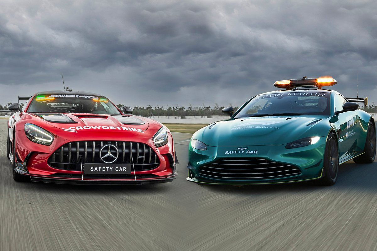 Mercedes-AMG GT Black Series та Aston Martin V8 Vantage