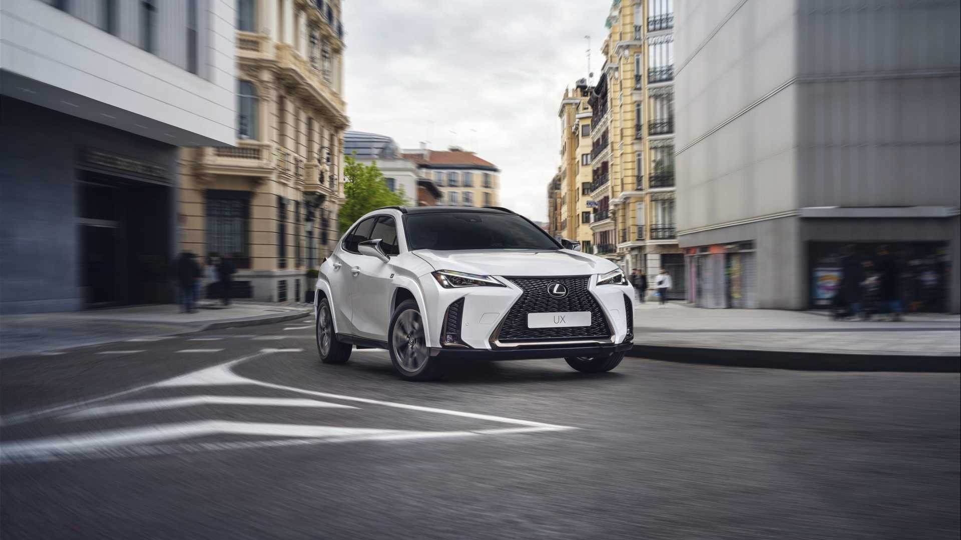 Lexus UX 2023 року