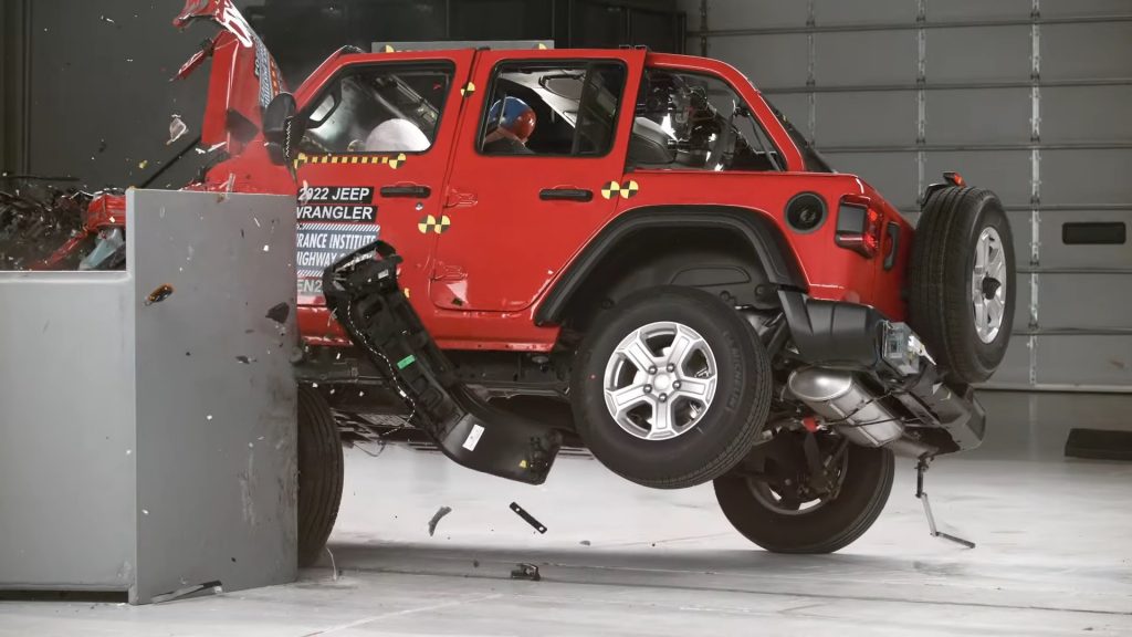 Краш-тест Jeep Wrangler