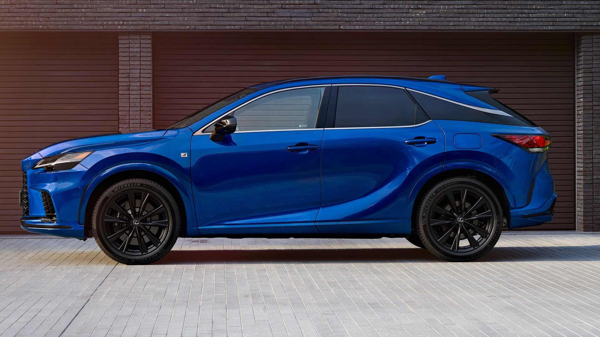 Lexus RX 500h 2023 року