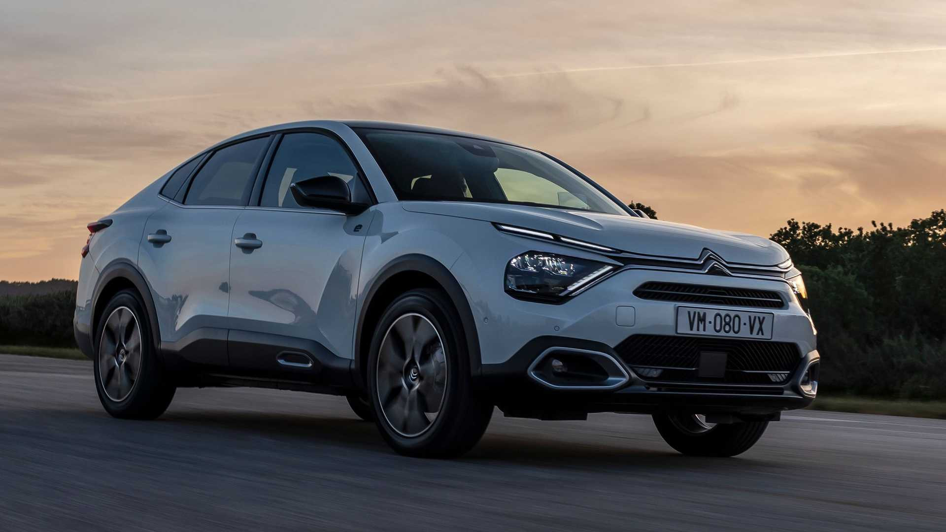 Citroen е-C4 X