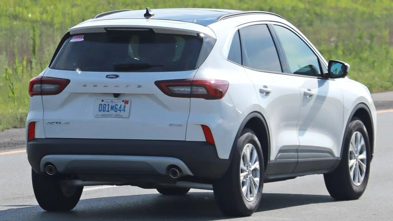 Ford Kuga 2023 року