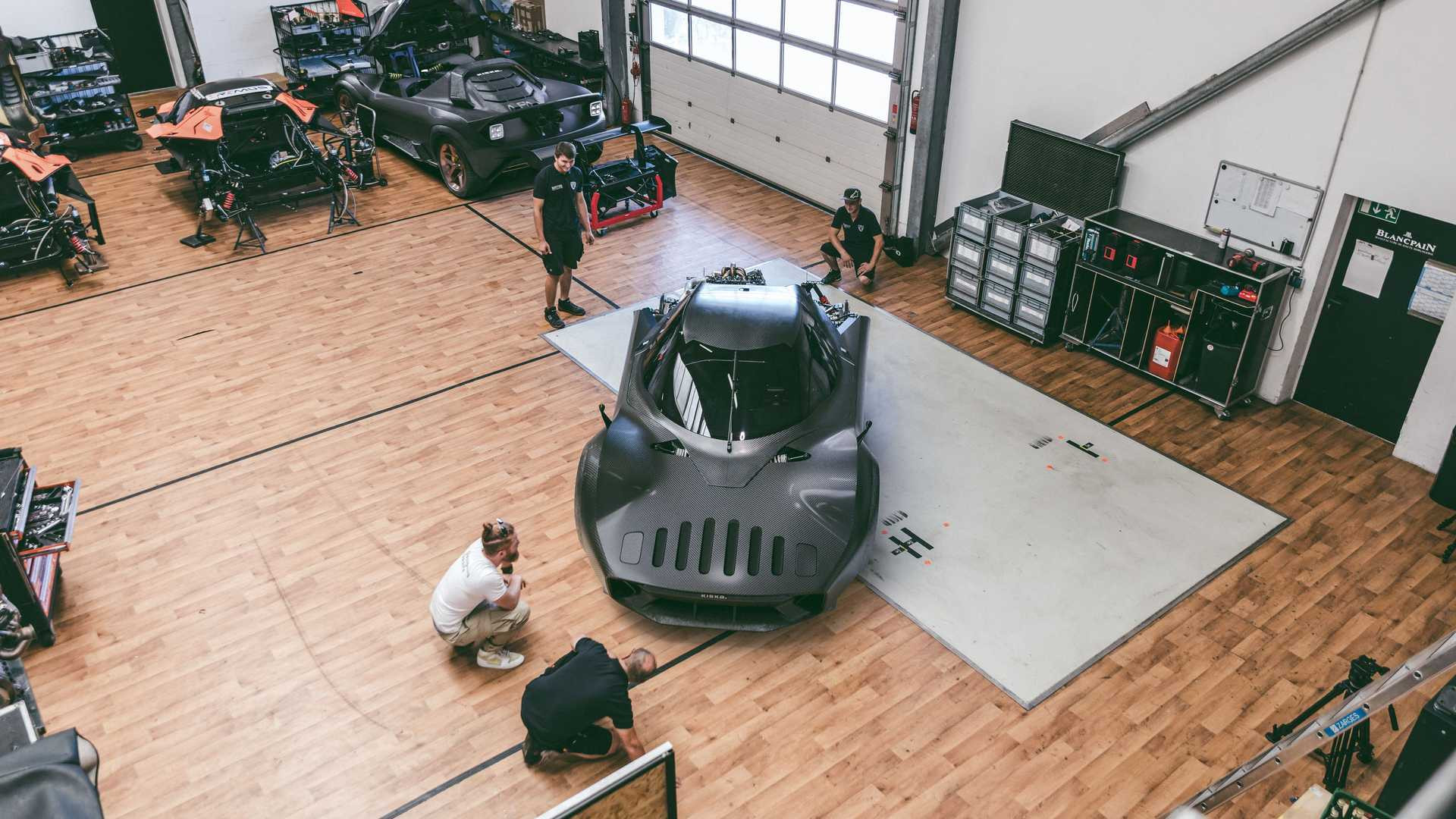 Спортивний автомобіль Kiska