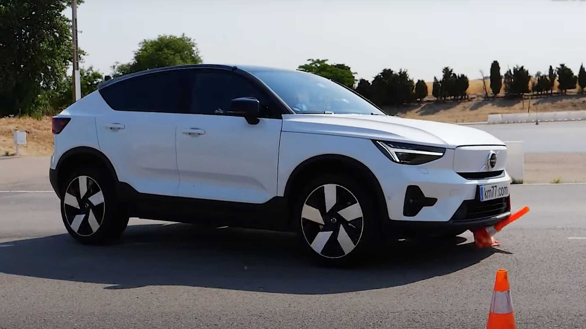 Volvo C40 Recharge лосиний тест