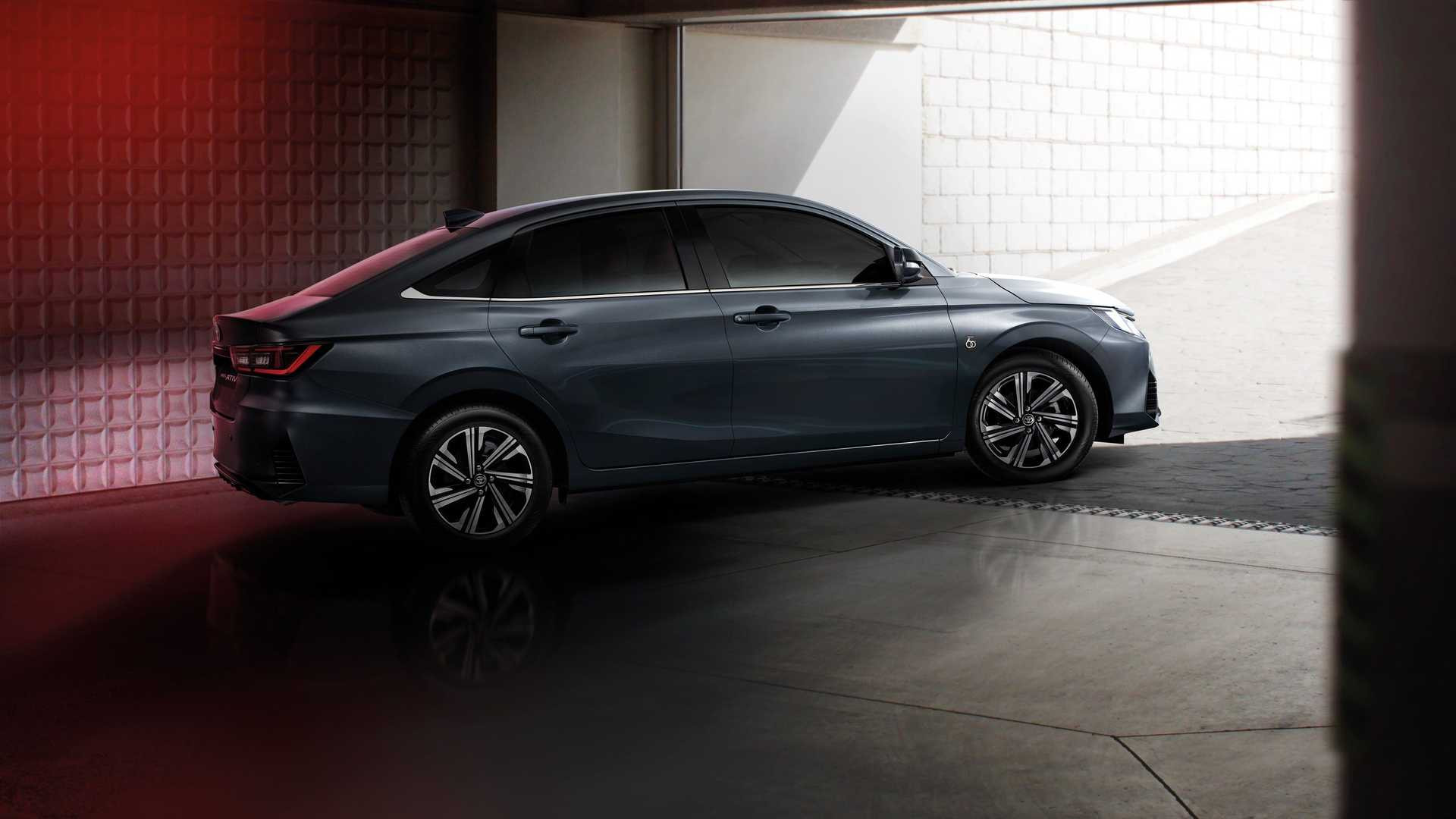 Toyota Yaris Ativ 2023 року