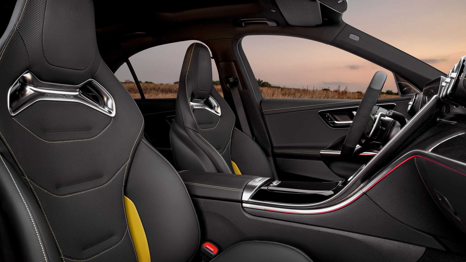 Mercedes-AMG C63 2024 року