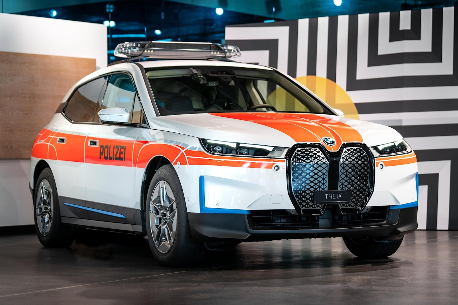 BMW iX поліція
