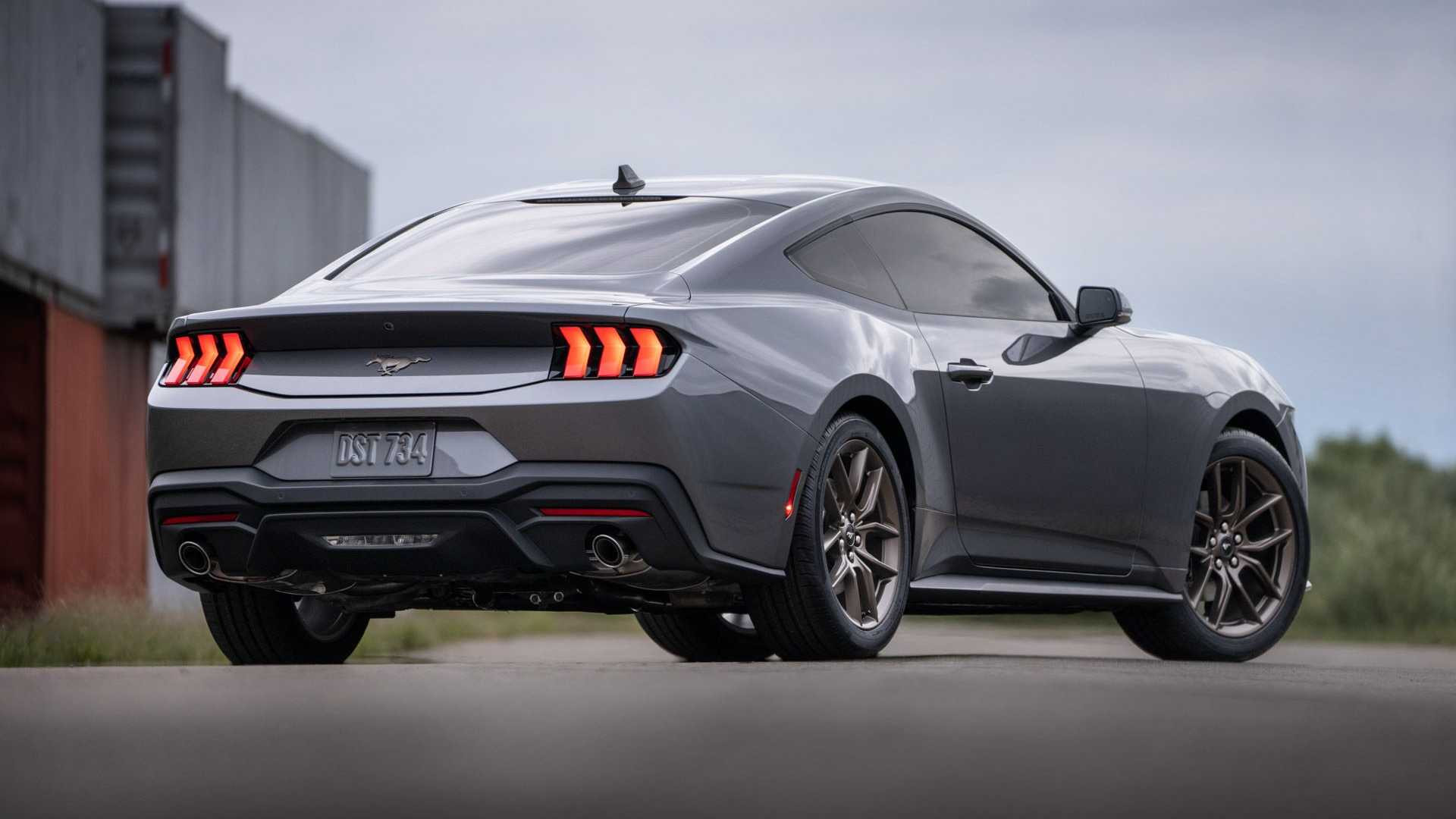 Ford Mustang 2023 року