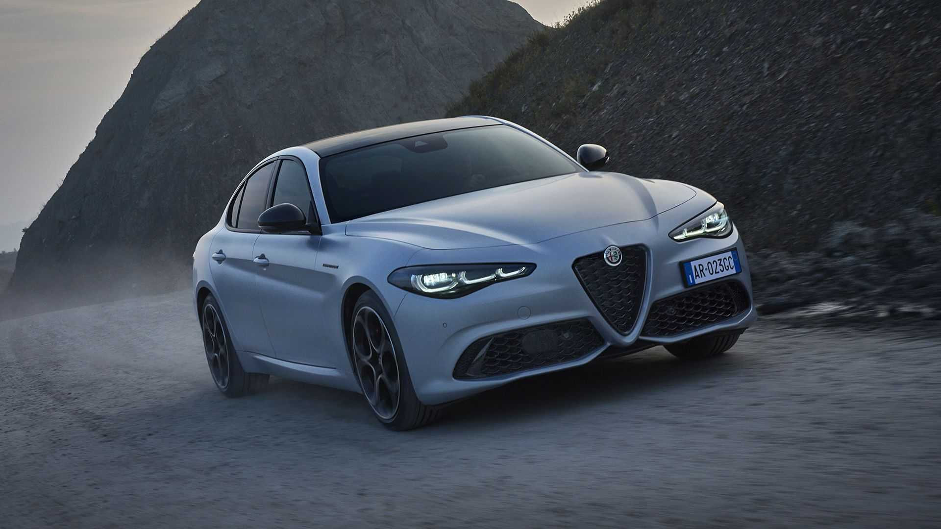 Alfa Romeo Giulia 2023 року
