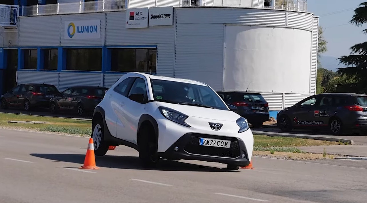 Лосиний тест Toyota Aygo X