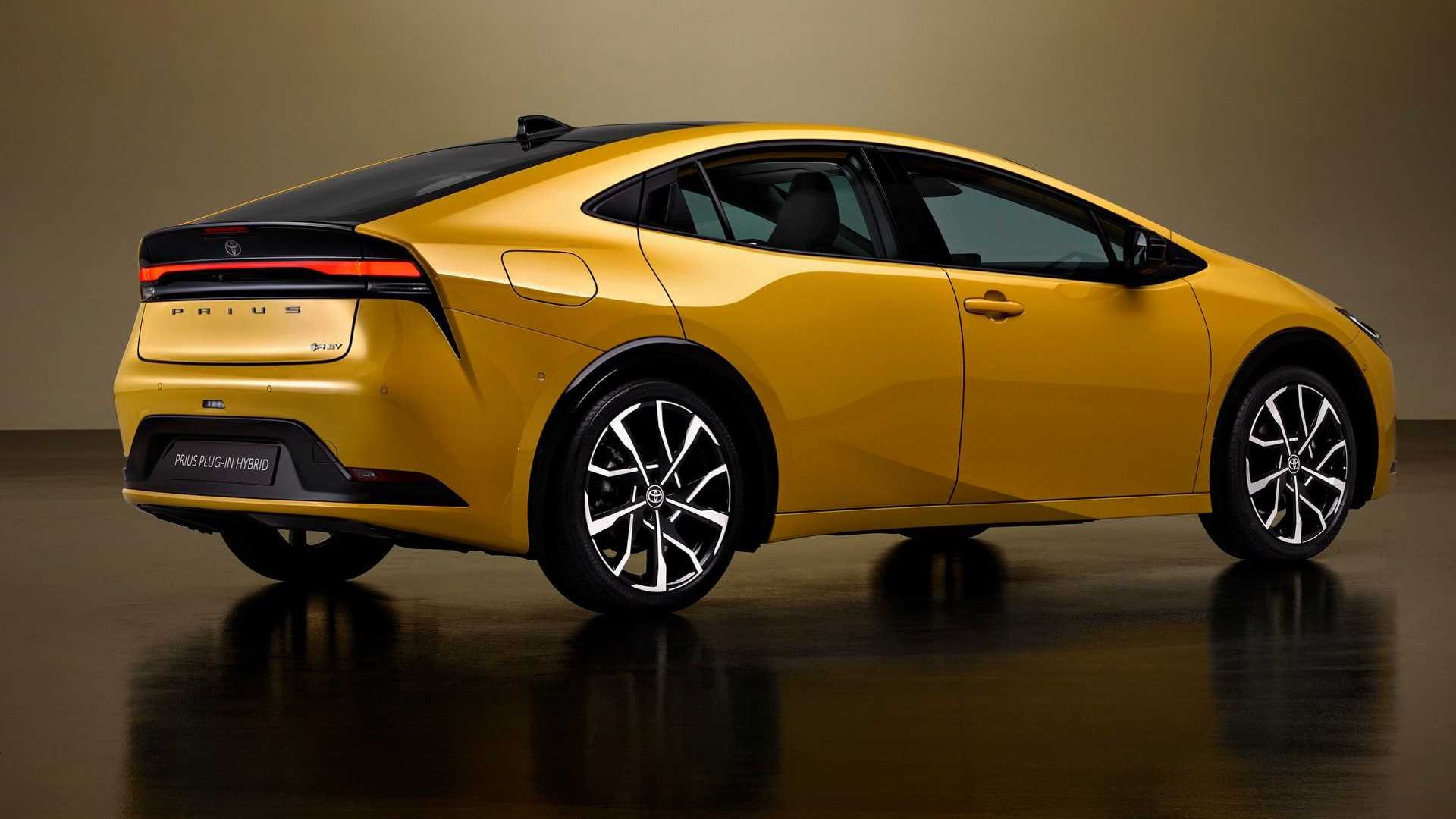 Toyota Prius 2022 року