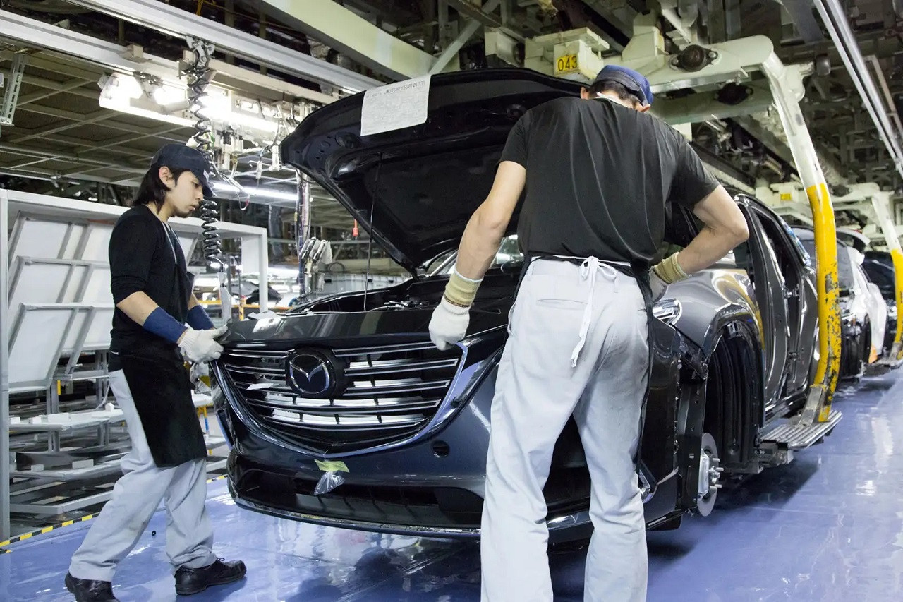 Завод Mazda у Владивостоці