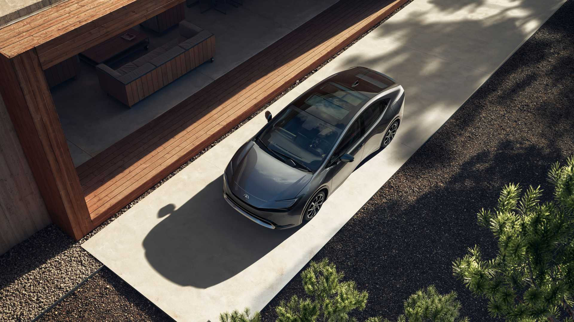 Toyota Prius 2022 року