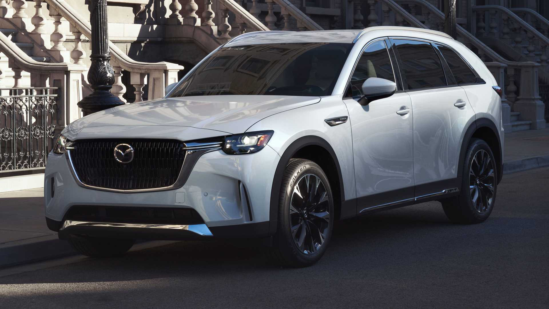 Mazda CX-90 2024 року