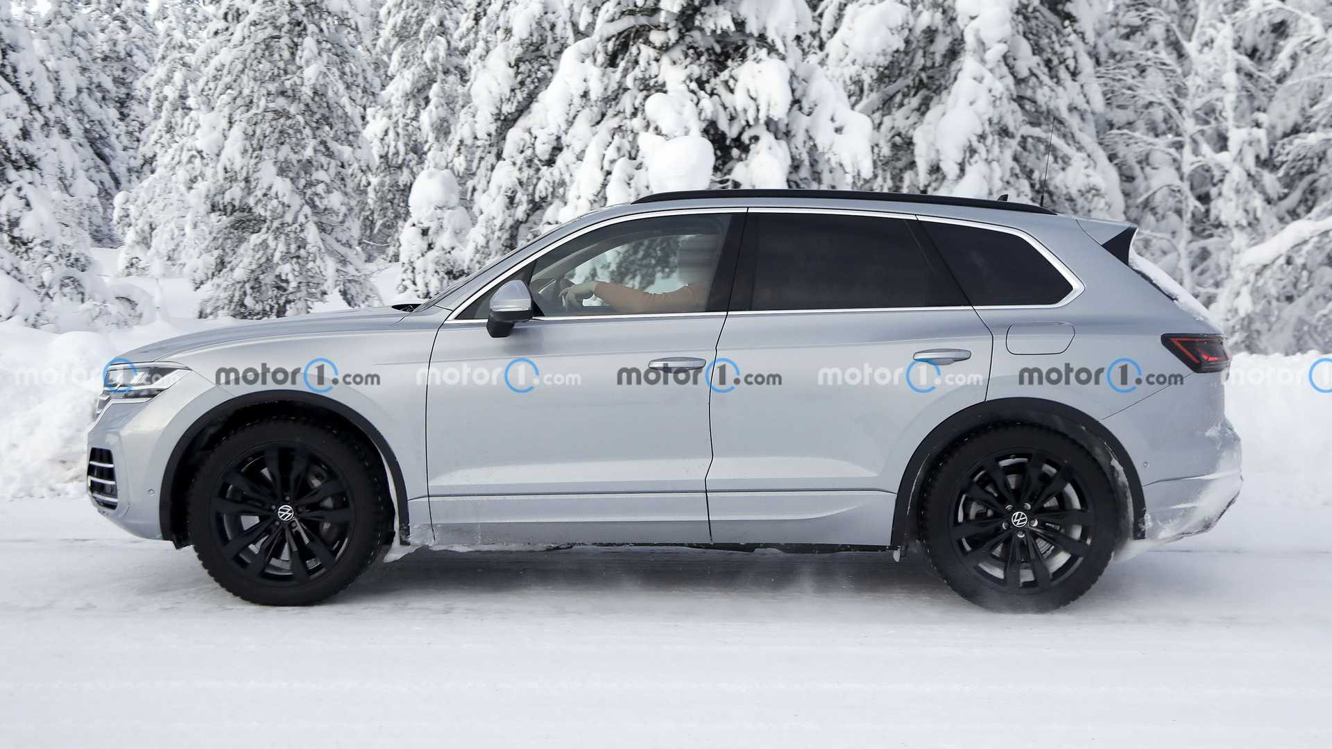 Volkswagen Touareg 2023 року