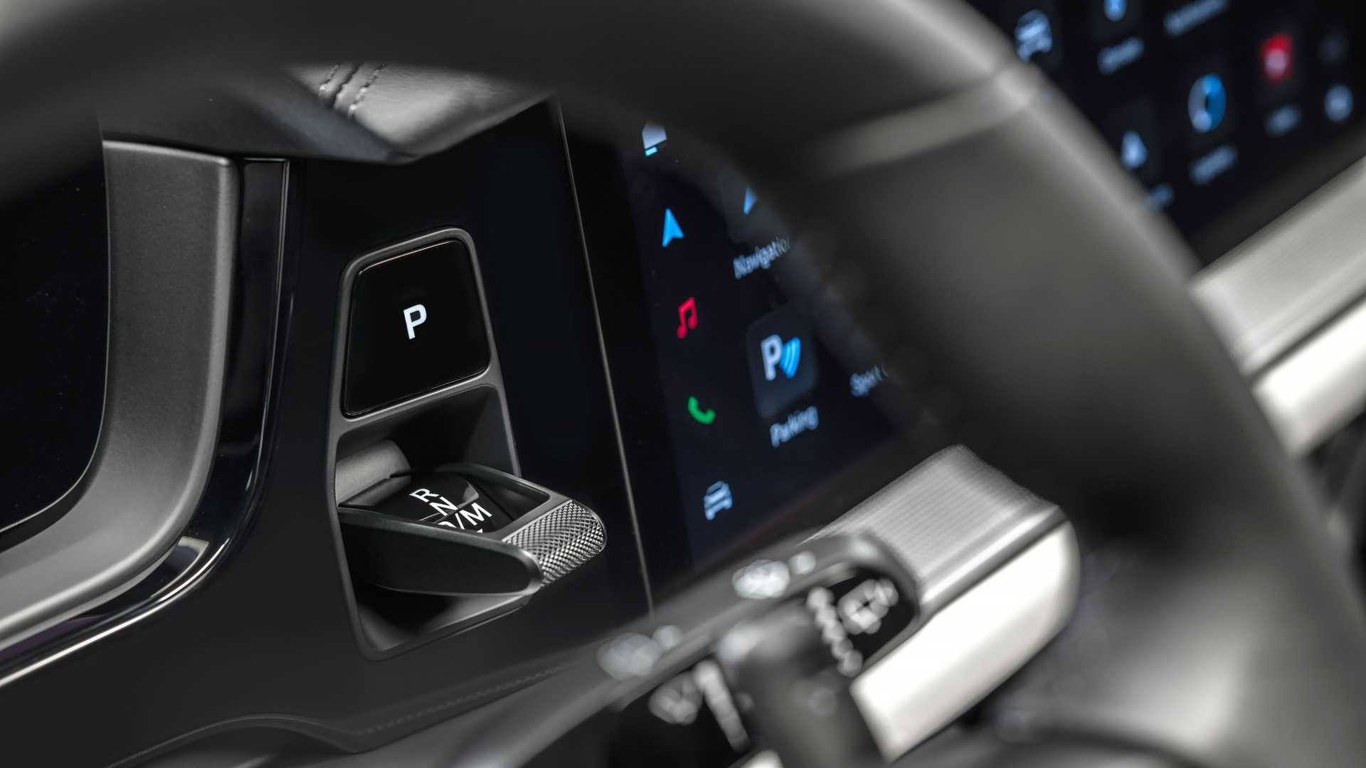 Porsche Cayenne 2023 року